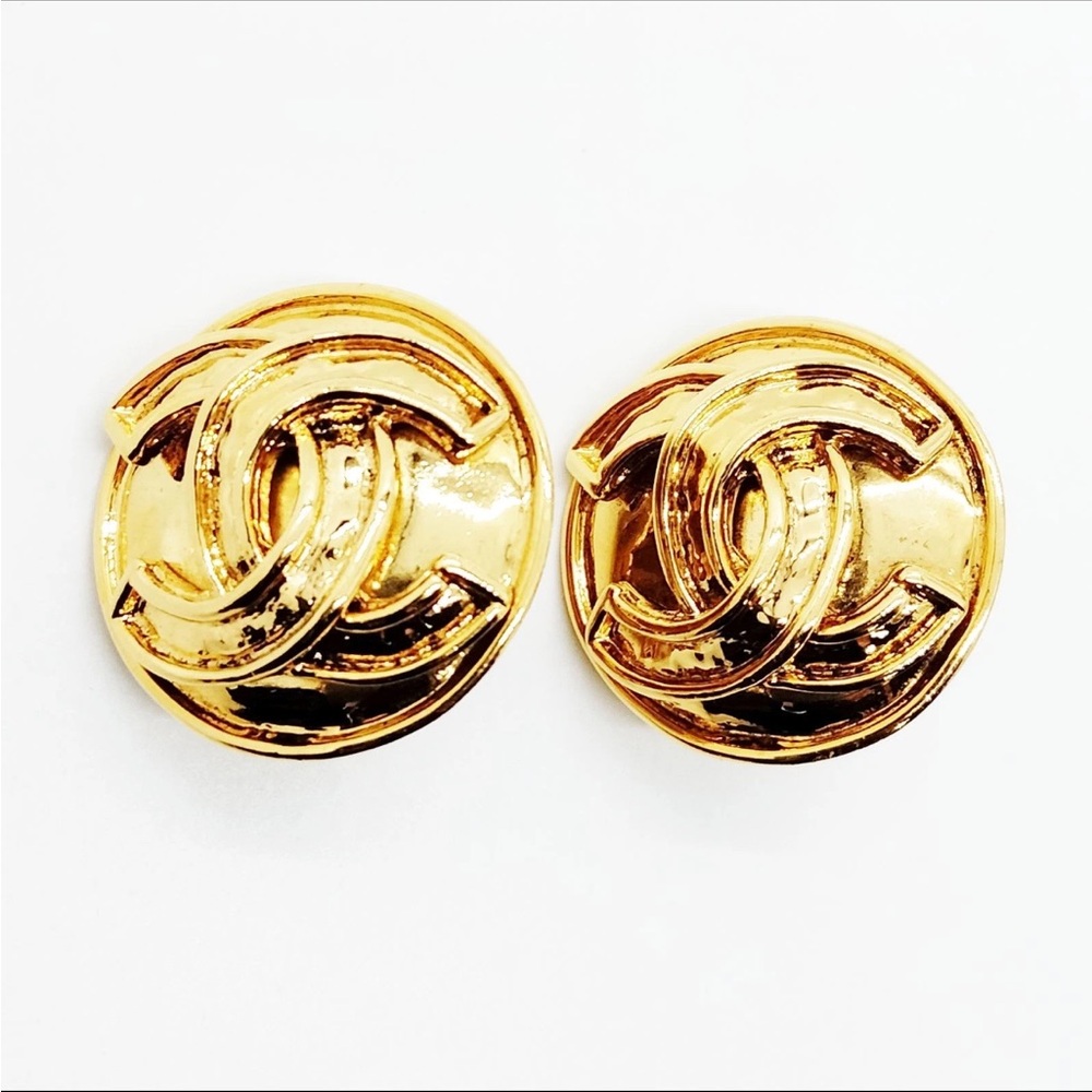 ❌SOLD ❌Authentic Chanel Gold plated clip on Earrings